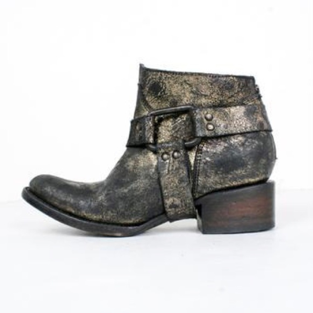 freebirds metallic phlow buckle distressed boots